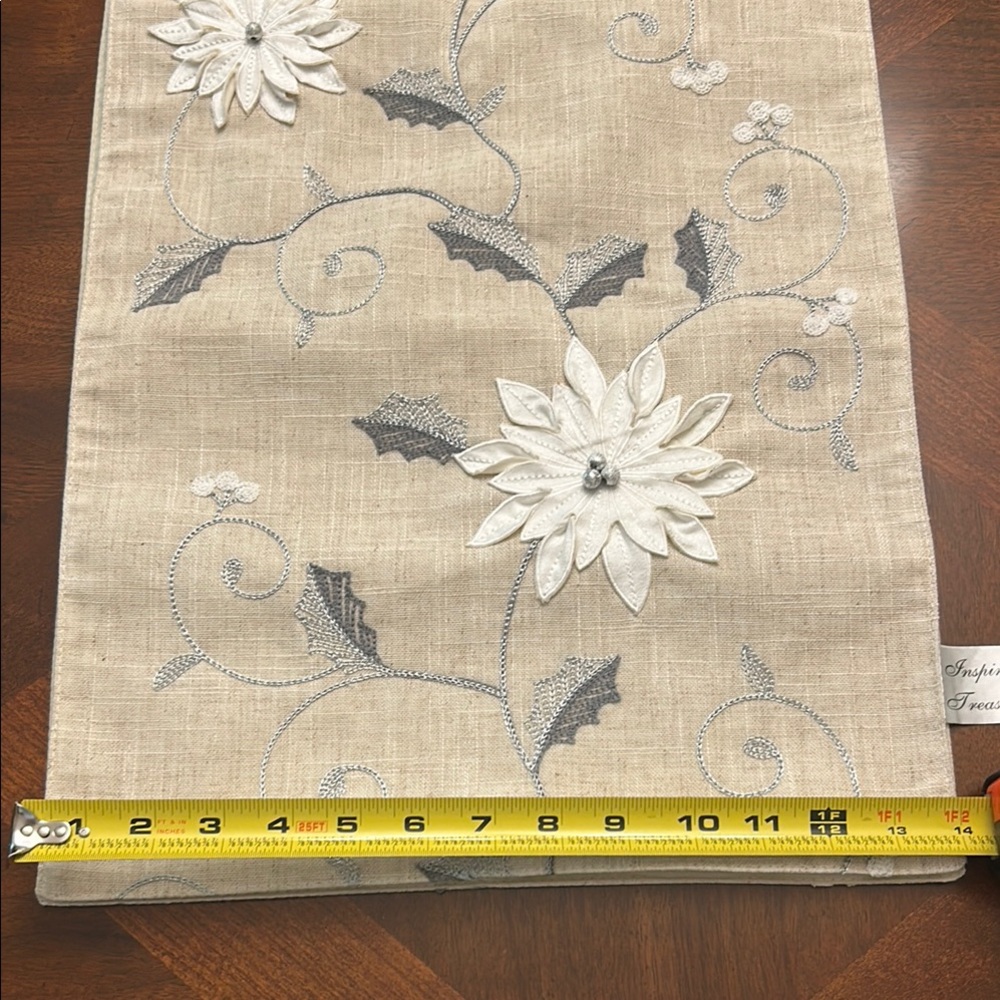 Chic Floral Embroidered Table Runner - Picture 8 of 8